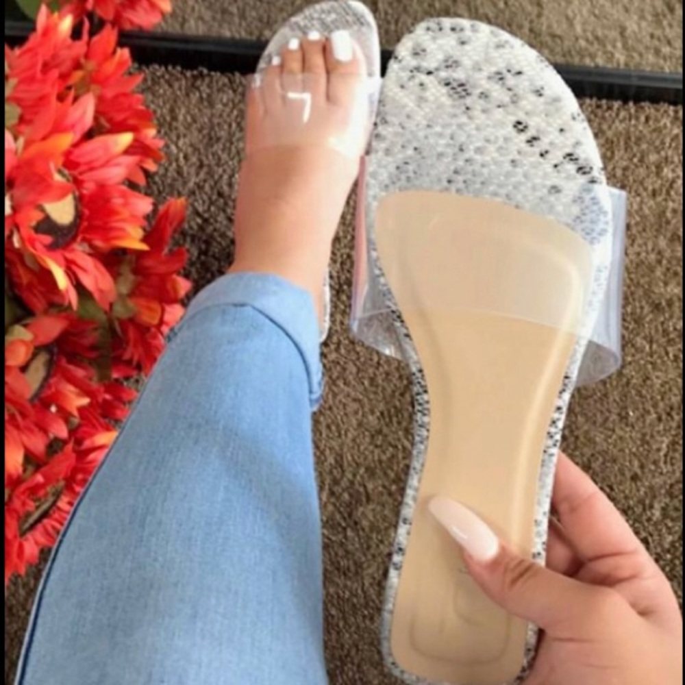 New snake sandal with transparent  band
